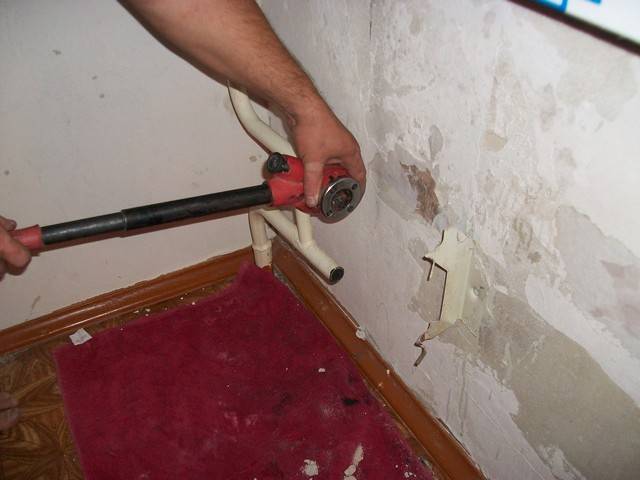 Comment couper un fil sur un tuyau