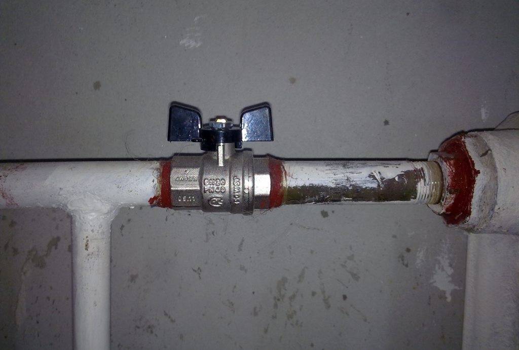 La position du robinet ouvert sur la batterie