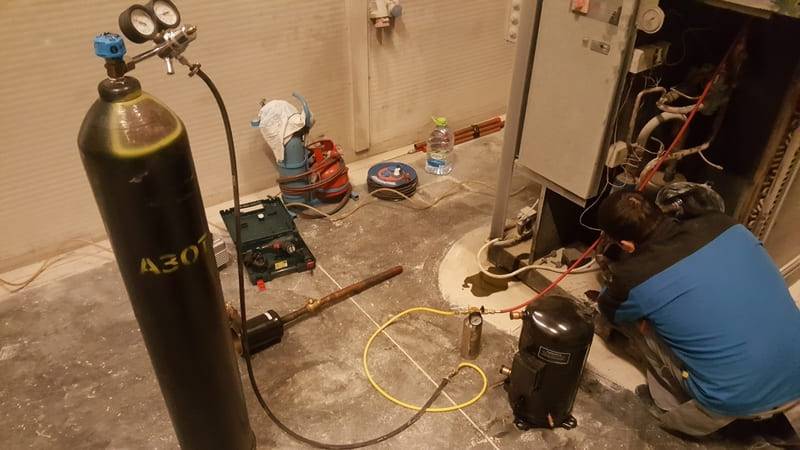 Faire le plein d'un réfrigérateur avec du fréon à la maison: un algorithme pour effectuer des travaux