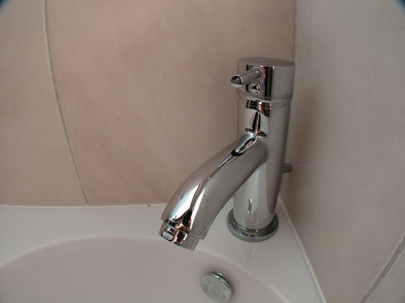 Réparation de robinet à levier unique à faire soi-même: instructions étape par étape