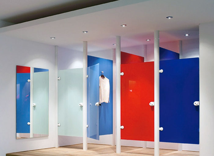 Où se laver quand l'eau chaude est coupée : un guide de survie pour la saison estivale