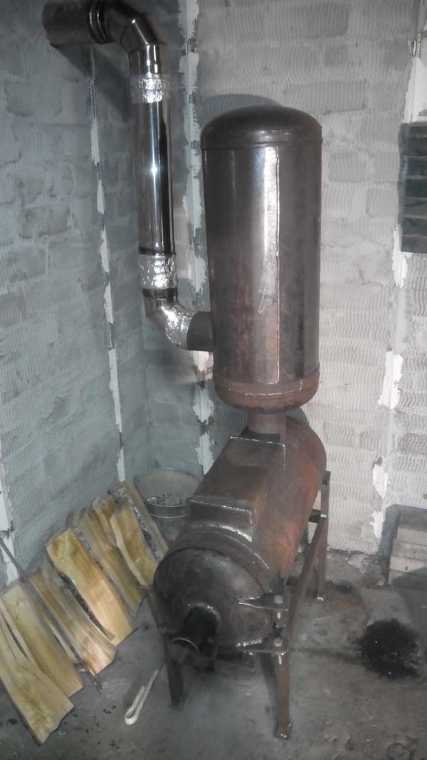 Poêle à ventre inhabituel à partir de bouteilles de gaz de vos propres mains sans investissements supplémentaires