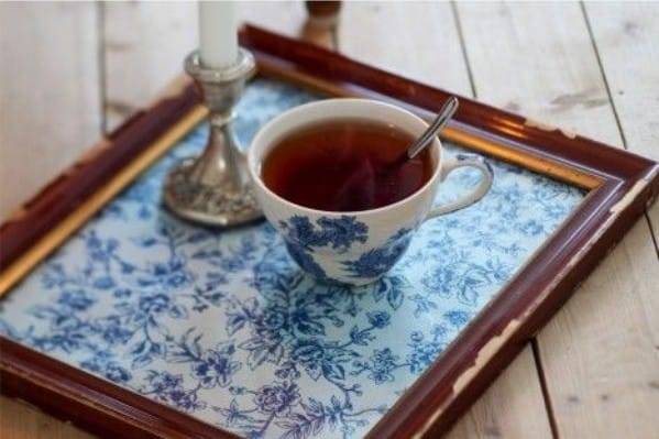 Comment j'ai fabriqué ma propre table à plateau pour économiser de l'argent