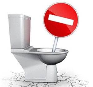 Comment dégager un blocage dans les toilettes : tour d'horizon des meilleures méthodes