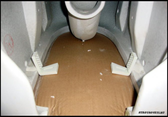 Fixation des toilettes au sol