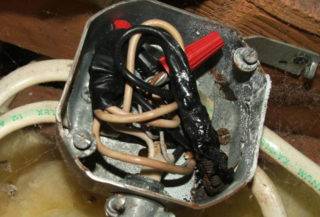 Le voyant clignote lorsque l'interrupteur est éteint : causes et remèdes