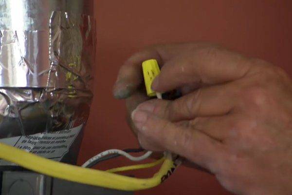 Hotte pour la cuisine avec un conduit d'air: comment aménager une hotte dans la cuisine avec et sans caisson