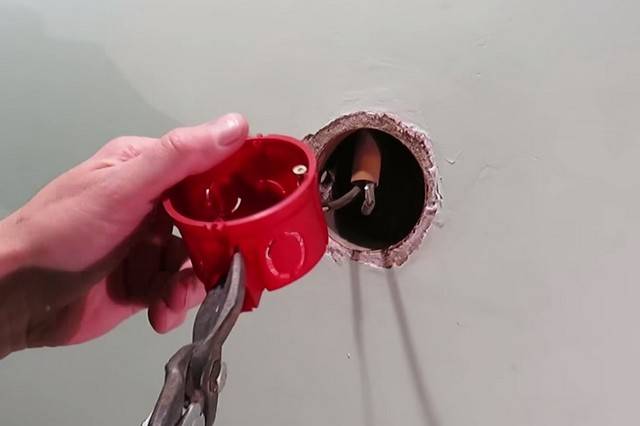 Étincelles de douille : causes et conséquences d'un dysfonctionnement. instructions de dépannage à faire soi-même