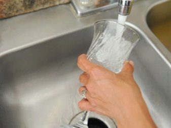 5 règles pour un lavage doux et de haute qualité des plats en cristal
