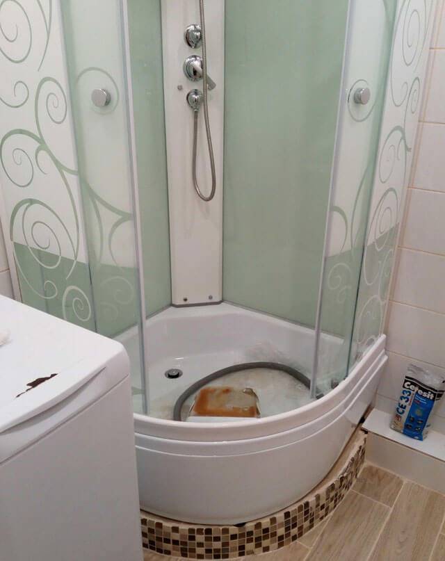 Installer une cabine de douche de vos propres mains: un exemple pas à pas de montage et de connexion