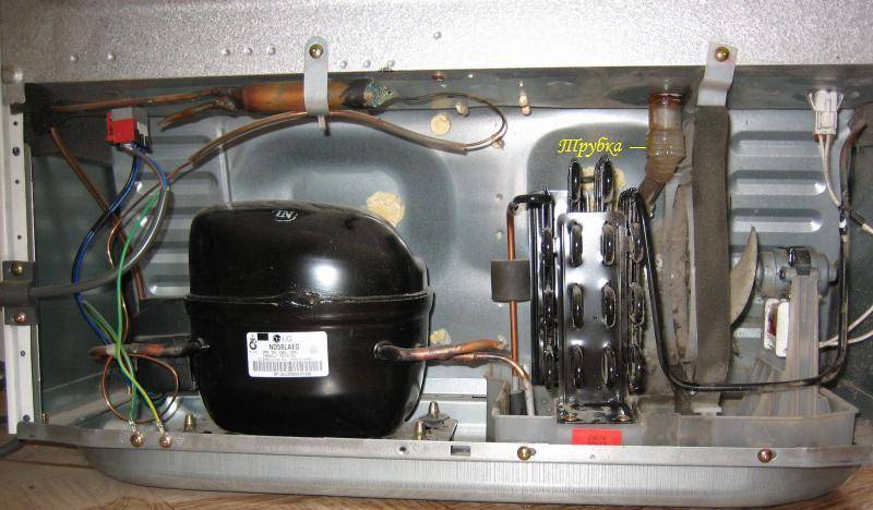 Réfrigérateur Atlant à deux chambres: dysfonctionnements, réparation à faire soi-même, instructions, ne s'allume pas, fonctionne, congélateur, la lumière est allumée, causes, compresseur, deux compresseurs