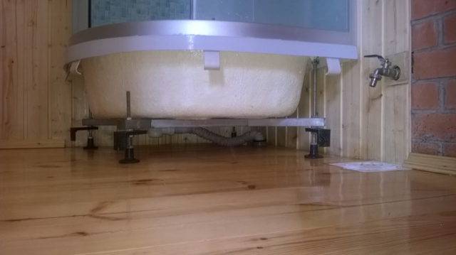 Bain de cadre à faire soi-même: instructions étape par étape pour l'agencement + conseils sur le choix des matériaux