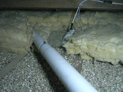 Ventilation du grenier dans une maison privée - exposez l'essence