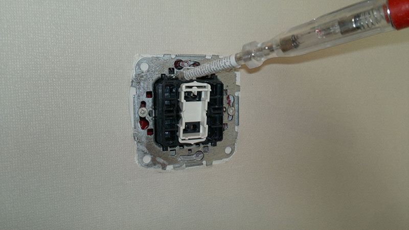 Comment démonter un interrupteur pour réparation ou remplacement