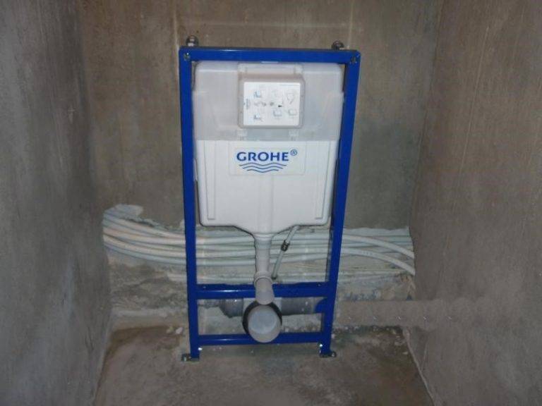 Qu'est-ce qu'une installation de toilettes : avantages, choix et installation