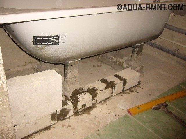 Comment installer une baignoire de vos propres mains: un guide d'installation étape par étape