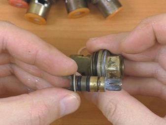 Changer le robinet de la salle de bain