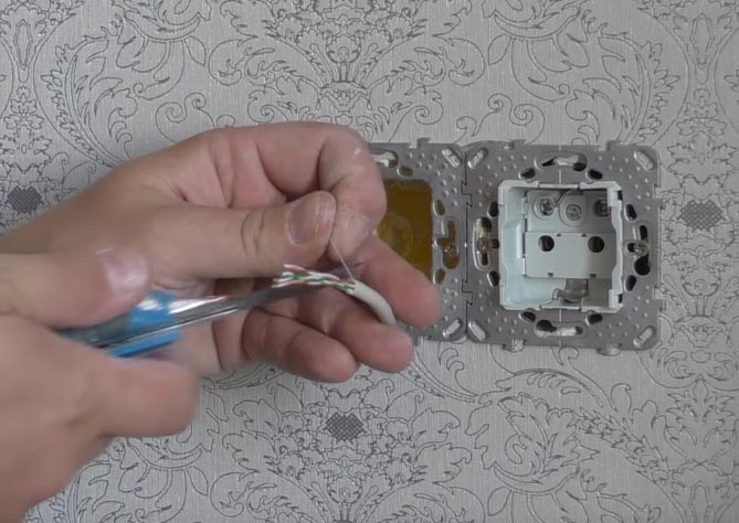 Prise informatique : types, catégories, règles de localisation et technologie de connexion