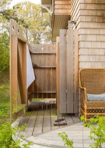 Réservoir pour une douche d'été : conseils pour choisir un modèle fini + comment construire un produit fait maison