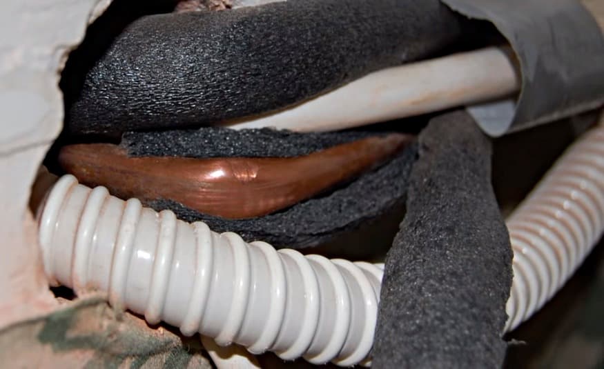 Que faire si le système divisé coule dans la pièce: pannes courantes et comment les réparer