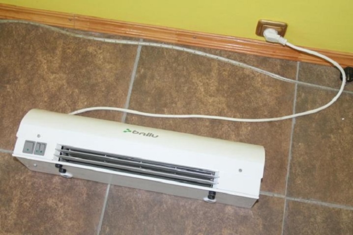 Examen des modèles de rideaux d'air électriques Ballu