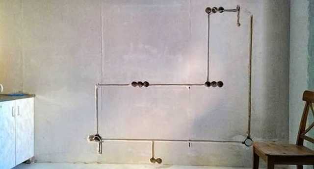 Comment et avec quoi abandonner les murs pour le câblage: un briefing sur le travail