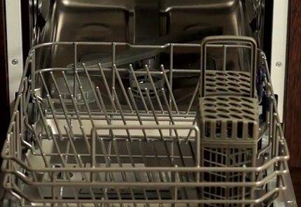 Présentation du lave-vaisselle Hansa ZIM 476 H : un assistant fonctionnel pendant un an