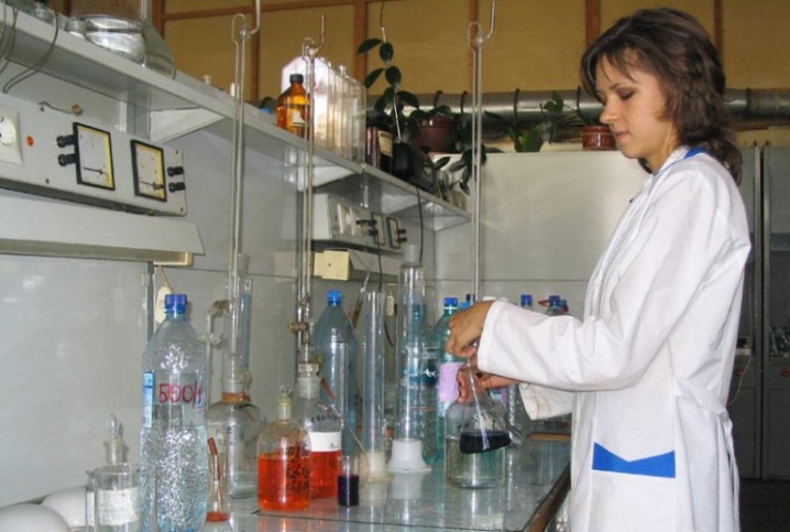 Analyse et purification de l'eau d'un puits: comment bien prélever des échantillons et purifier l'eau des impuretés