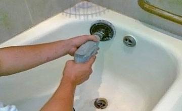 Acrylique de bain en vrac: sept compositions populaires pour la restauration + ce qu'il faut rechercher lors de l'achat