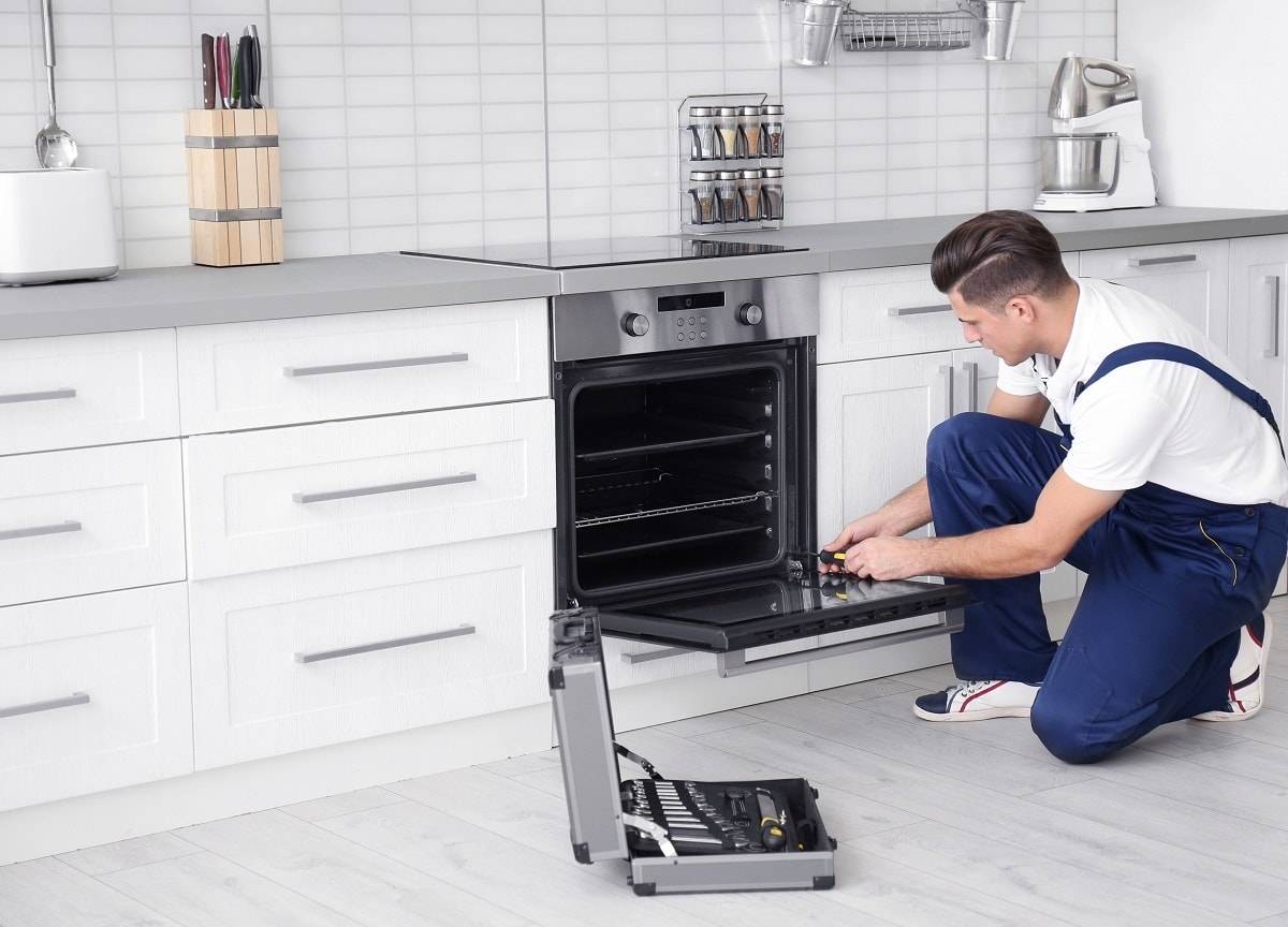 Le four à gaz cuit mal : pourquoi le four ne cuit pas par le bas et par le haut et comment cela peut être éliminé