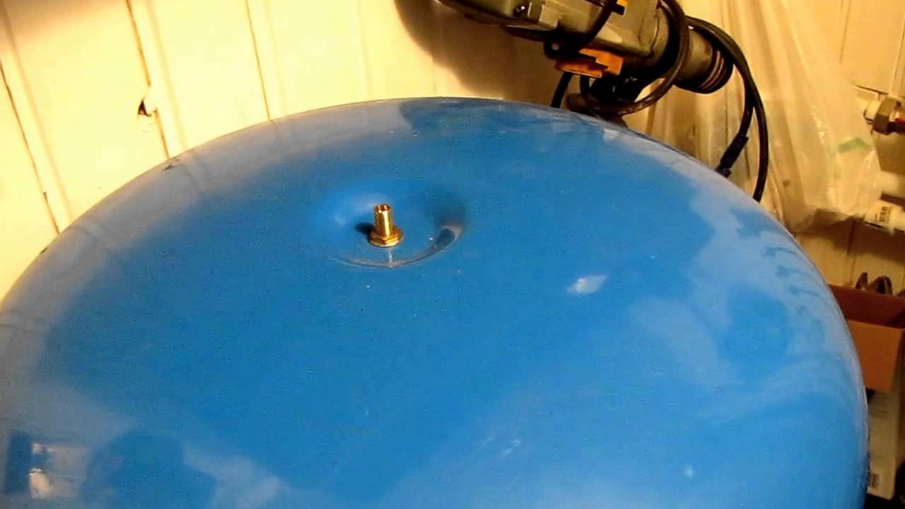 Entretien et réparation de l'accumulateur dans le système d'alimentation en eau