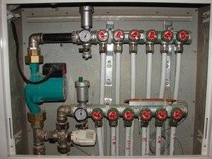 Mélangeur pour chauffage au sol : qu'est-ce qu'un collecteur et comment le raccorder correctement ?