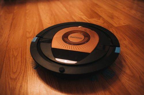 Présentation de l'aspirateur robot Philips FC8776 : nettoyer sans poussière, sans bruit et sans trop payer