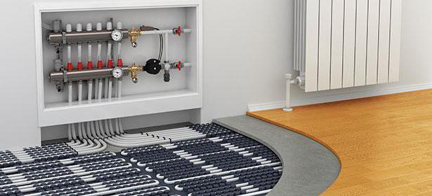 Comment connecter un sol chaud de vos propres mains: étapes de connexion d'un sol à eau