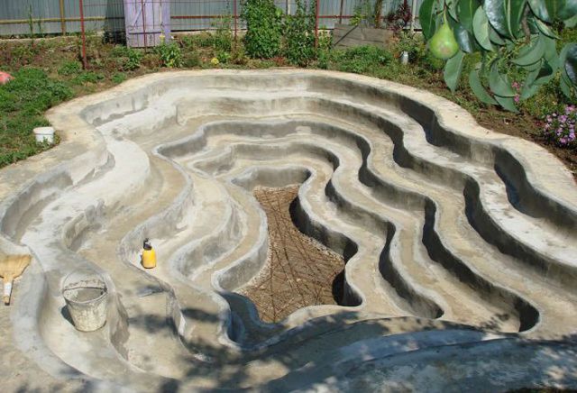 Comment faire une piscine dans le pays de vos propres mains: les meilleures options et master classes