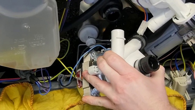 L'appareil du lave-vaisselle, ses dysfonctionnements et les méthodes d'auto-élimination