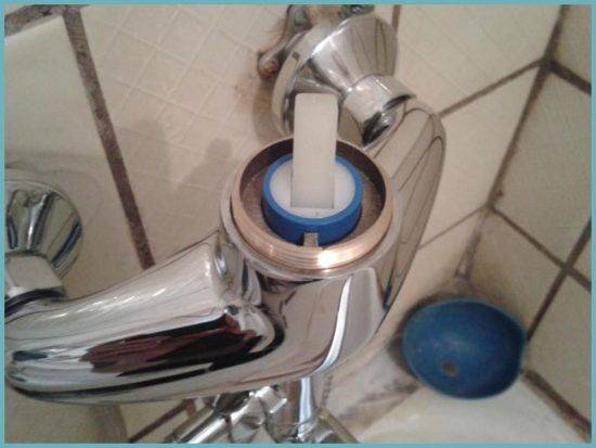 Que faire en cas de fuite d'eau froide d'un mitigeur monocommande