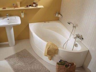 Choisir et installer un écran sous la baignoire de vos propres mains - comment tout faire de manière fonctionnelle et esthétique?