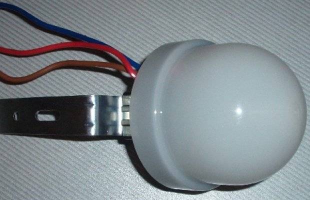 Relais à impulsions pour le contrôle de l'éclairage : fonctionnement, types, marquage et connexion