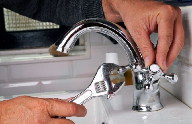 Comment installer un robinet dans la cuisine: instructions étape par étape pour le travail