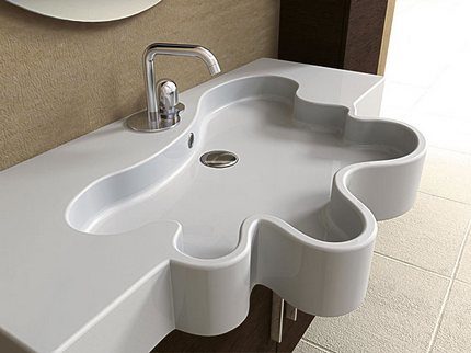 Évier suspendu sur le comptoir: caractéristiques de choix et d'installation