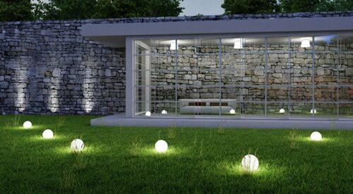 Capteurs de lumière extérieure TOP-5 pour allumer la lumière: les meilleurs modèles + les nuances de choix et de connexion