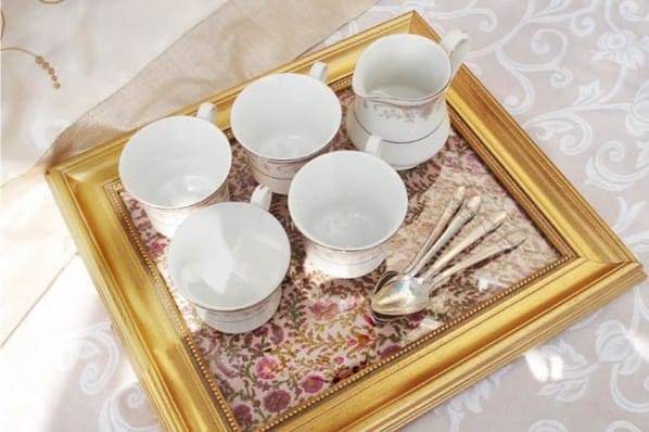 Comment j'ai fabriqué ma propre table à plateau pour économiser de l'argent