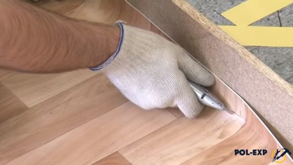 Chauffage au sol sous linoléum sur parquet : notice de pose étape par étape