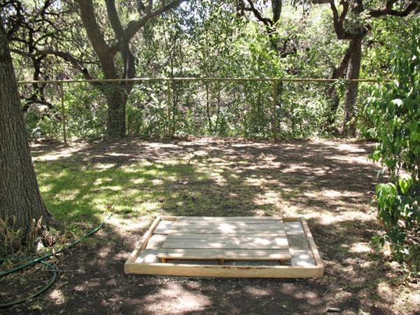 Cabines de douche en bois pour chalets d'été: construire une douche d'été de vos propres mains