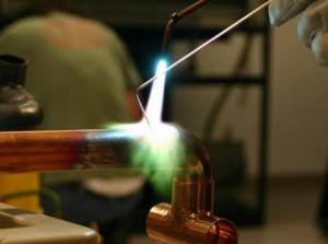 Souder des tuyaux en cuivre - un aperçu des erreurs courantes et de la bonne technologie de travail