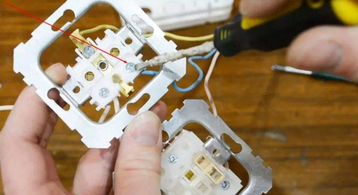 Prise avec interrupteur dans un boîtier : comment connecter une prise avec un interrupteur