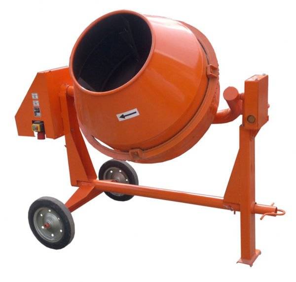 Comment faire une piscine dans le pays de vos propres mains: les meilleures options et master classes