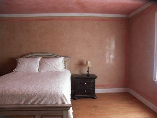 5 belles idées pour utiliser deux papiers peints différents dans votre chambre