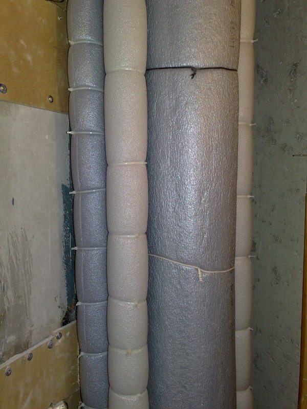 Pourquoi le réservoir des toilettes transpire-t-il et comment éliminer la condensation ?